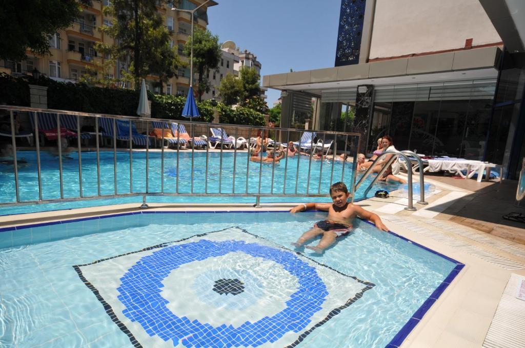 אלאניה Kleopatra Micador Otel מראה חיצוני תמונה