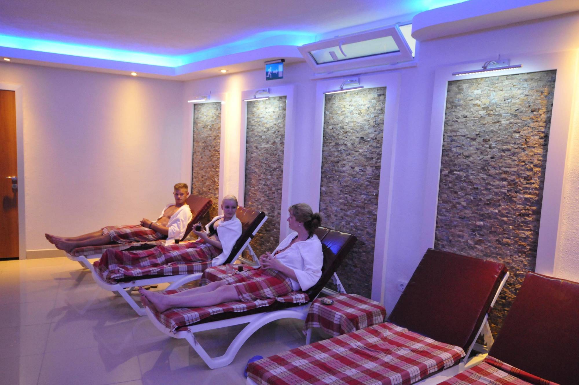 אלאניה Kleopatra Micador Otel מראה חיצוני תמונה